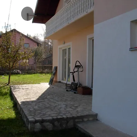 Komforna Kuca * Pale